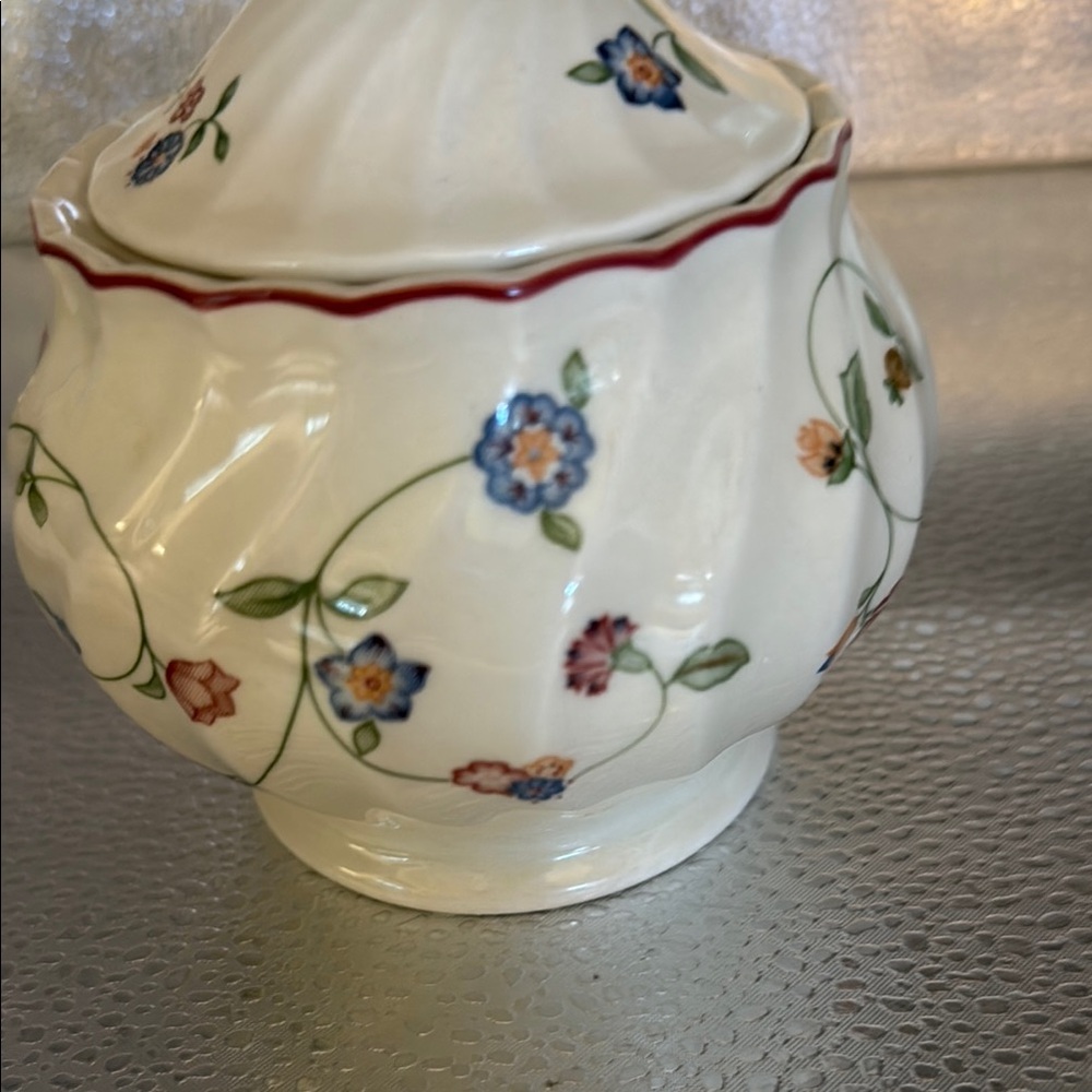 Vintage Covered Sugar Bowl in Summer Chintz Floral Ceramic Sugar Bowl - Picture 2 of 4